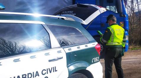 arre guardia civil La Guardia Civil localizó e inmovilizó el tráiler en la PA-30, en el término de Arre