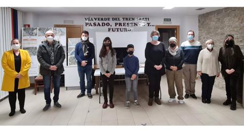 Premiados y participantes en la 6ª fiesta de ‘El penúltimo viaje del Tren Irati’ el pasado 30 de diciembre en Liédena Premiados y participantes en la 6ª fiesta de ‘El penúltimo viaje del Tren Irati’ el pasado 30 de diciembre en Liédena
