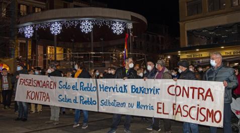 estella repulsa Un momento de la concentración en la plaza de los Fueros de Estella