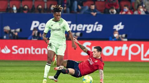 La entrada del Chimy a Nico Williams en el Osasuna-Athletic La entrada del Chimy a Nico Williams en el Osasuna-Athletic