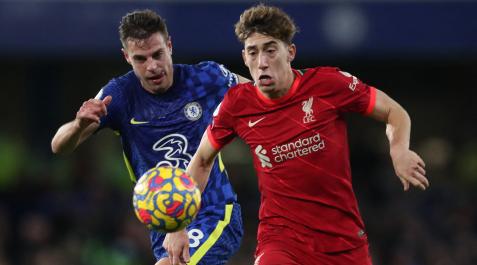 César Azpilicueta frente al Liverpool César Azpilicueta frente al Liverpool