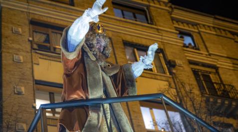 CabalgataPamplona Las calles de Pamplona se llenaron de luz, color y magia en la Cabalgata de los Reyes magos