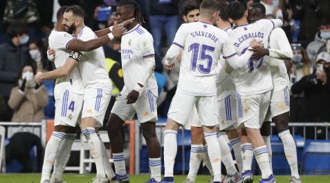 Los jugadores del Real Madrid, en un momento del partido Los jugadores del Real Madrid, en un momento del partido