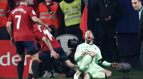iker muniain Iker Muniain se duele de una entrada de Rubén García en el pasado Osasuna-Athletic