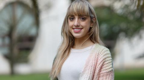 María Azcona Sangüesa en el campus de la UPNA María Azcona Sangüesa en el campus de la UPNA
