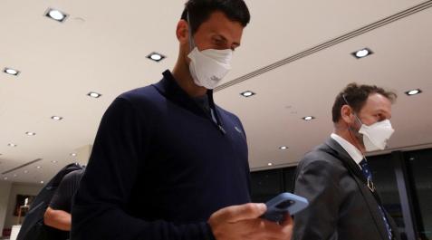 Novak Djokovic Djokovic, en el aeropuerto para abandonar Australia
