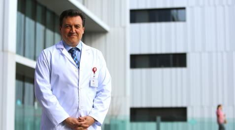 David Ezpeleta El neurólogo David Ezpeleta, en el Hospital San Juan de Dios