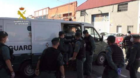 cable Momento de la operación llevada a cabo por la Guardia Civil