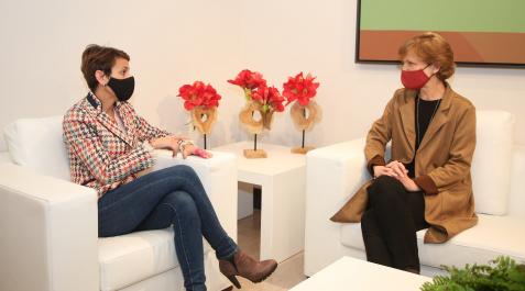 La Presidenta y la rectora, en un momento del encuentro. La Presidenta y la rectora, en un momento del encuentro.