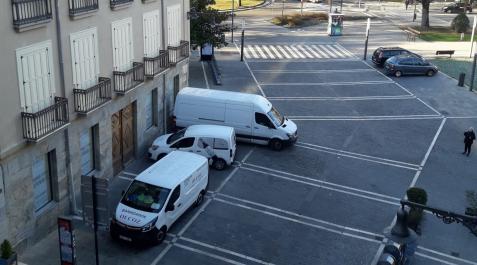 Imagen del problema de zonas delimitadas para aparcar los coches Imagen del problema de zonas delimitadas para aparcar los coches