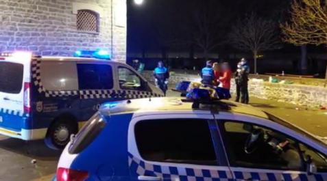 Policía Muncipal de Pamplona, en la zona de caballo blanco Policía Muncipal de Pamplona, en la zona de caballo blanco