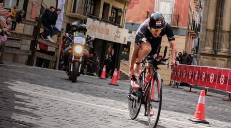 Prueba de triatlón pasando por Pamplona Prueba de triatlón pasando por Pamplona
