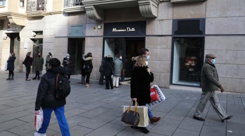 rebajas pamplona La sexta ola continúa dejando cifras elevadas de contagios en Navarra