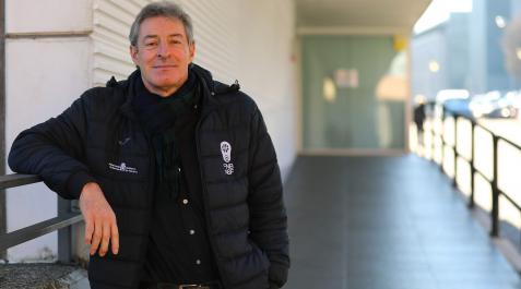 El presidente de la FNB, Pablo Bretos, ayer por la mañana en el Centro San José, donde trabaja como educador social El presidente de la FNB, Pablo Bretos, ayer por la mañana en el Centro San José, donde trabaja como educador social