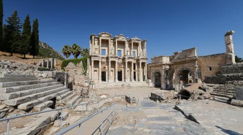 Antigua ciudad turca de Éfeso, de la que fue obispo San Timoteo, honrado en el santoral del 26 de enero Antigua ciudad turca de Éfeso, de la que fue obispo San Timoteo, honrado en el santoral del 26 de enero