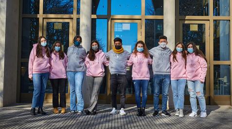 Un grupo de los estudiantes que han llegado a la UPNA para cursar el segundo semestre Un grupo de los estudiantes que han llegado a la UPNA para cursar el segundo semestre