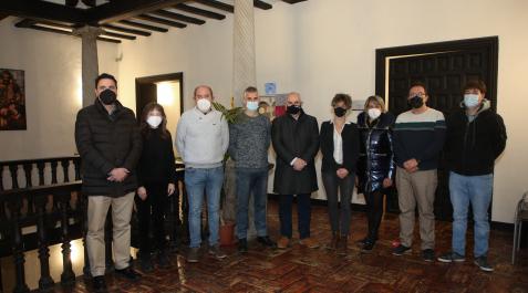El vicepresidente Aierdi junto a los alcaldes y alcaldesas de la comarca de Sangüesa y Prepirineo en el acto de firma convenio para fomentar el proyecto ELENA-Primavera El vicepresidente Aierdi junto a los alcaldes y alcaldesas de la comarca de Sangüesa y Prepirineo en el acto de firma convenio para fomentar el proyecto ELENA-Primavera