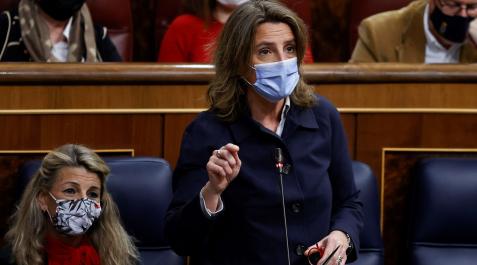 La ministra de Transición Ecológica, Teresa Ribera, interviene en el pleno La ministra de Transición Ecológica, Teresa Ribera, interviene en el pleno
