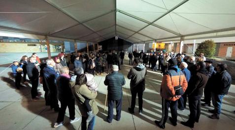 Un momento del encuentro entre los afectados que organizó la plataforma vecinal. Un momento del encuentro entre los afectados que organizó la plataforma vecinal.