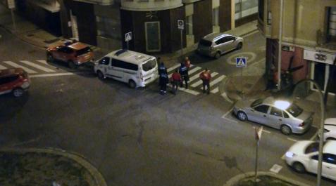 Incidentes en Tudela La Policía Municipal de Tudela ha tenido que acudir esta pasada madrugada hasta en tres ocasiones a las inmediaciones de la discoteca Music Latina, en la calle San Marcial, donde se han producido varias incidentes.