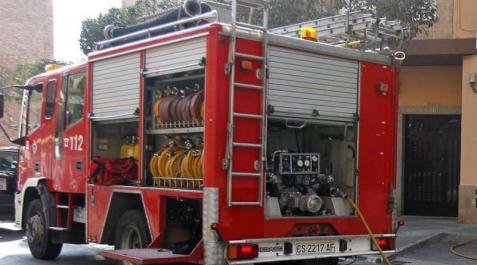 Un camión de bomberos Un camión de bomberos
