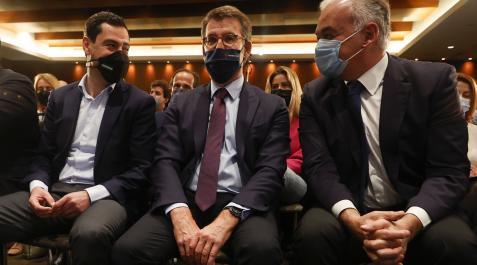 estaban gonzález pons Esteban González Pons (derecha), junto a Núñez Fejióo y Moreno Bonilla, durante la Junta Directiva Nacional del Partido Popular