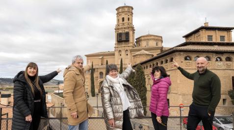 EN VILLAFRANCA... De izda. a dcha., Lorena Azcona Moreno, Pedro Malo Romeo, Yolanda Arrondo Calahorra, Rosa Soret Lafraya y Eduardo Fuertes Vicente EN VILLAFRANCA... De izda. a dcha., Lorena Azcona Moreno, Pedro Malo Romeo, Yolanda Arrondo Calahorra, Rosa Soret Lafraya y Eduardo Fuertes Vicente