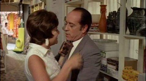 lópez vázquez Una escena de '¡Vivan los novios!', con José Luis López Vázquez y Laly Soldevilla.