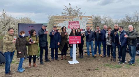 Fiesta-Endrino-pacharan Asistentes a la primera fiesta de ‘La Floración del Endrino’ organizada por Pacharán Navarro