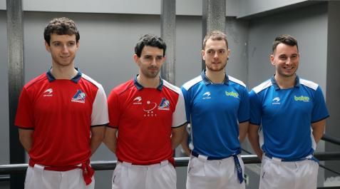 kk Martija, Altuna, Laso e Imaz, con las nuevas camisetas que van a emplear.