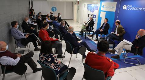 Ponentes y público asistente al Foro DN en Vivo celebrado ayer en las instalaciones de Cordovilla