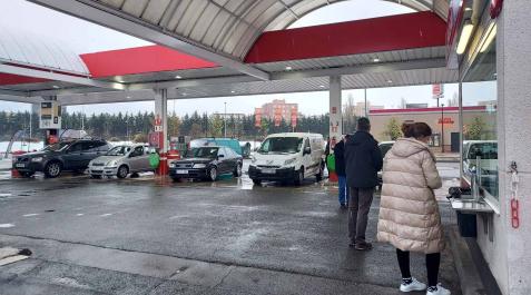 gasolinera Eroski Estación de servicio del hipermercado Eroski en Berriozar este viernes