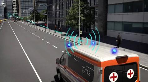 Ford La ambulancia ‘fuerza’ al semáforo a cambiar de color, en este caso el verde, para facilitar el tránsito y reducir los tiempos de asistencia en una emergencia