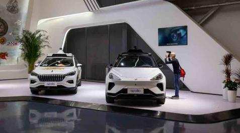 Robotaxis Un periodista fotografía unos coches autónomos