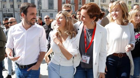 Yolanda-Diaz-alberto-garzon La vicepresidenta segunda y ministra de Trabajo y Economía Social, Yolanda Díaz, junto al ministro Alberto Garzón y la líder de Más Madrid, Mónica García, en la manifestación del 1º de Mayo