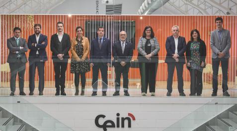 Impulso-emprendedor Los consejeros Irujo y Cigudosa, la directora general Uxue Itoiz; la directora gerente de Sodena, Pilar Irigoien y representantes de las empresas mentoras en la presentación de la décima edición de 'Impulso Emprendedor'