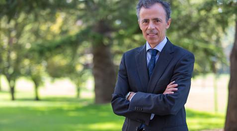 Angel Ruiz de Apodaca El catedrático Ángel Ruiz de Apodaca