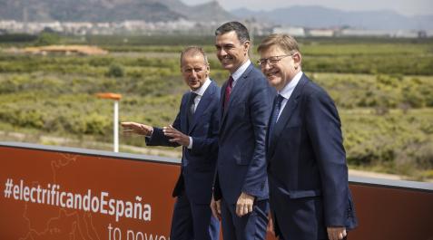 El director ejecutivo de Volkswagen, Herbert Diess; el presidente del Gobierno, Pedro Sánchez; y el presidente de la Generalitat, Ximo Puig, durante la presentación del proyecto de gigafactoría de baterías de Volkswagen El director ejecutivo de Volkswagen, Herbert Diess; el presidente del Gobierno, Pedro Sánchez; y el presidente de la Generalitat, Ximo Puig, durante la presentación del proyecto de gigafactoría de baterías de Volkswagen