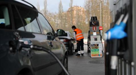 gasolinera Un día a día en el alambre