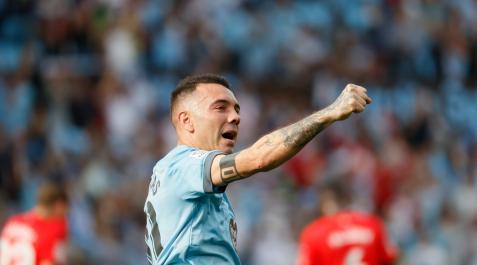 El delantero del Celta de Vigo, Iago Aspas, celebra el primero de los dos goles logrados frente al Alavés El delantero del Celta de Vigo, Iago Aspas, celebra el primero de los dos goles logrados frente al Alavés