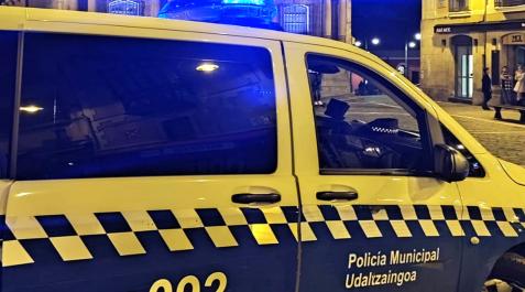 peleas Una patrulla de la Policía Municipal de Pamplona