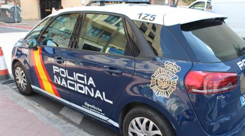 Un vehículo de la Policía Nacional en Valencia Un vehículo de la Policía Nacional en Valencia