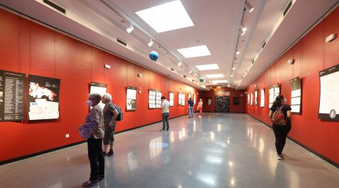 Asistentes a la exposición “Escríbeme a la tierra. Las cartas de los que van a morir. La Rioja 1936” Asistentes a la exposición “Escríbeme a la tierra. Las cartas de los que van a morir. La Rioja 1936”