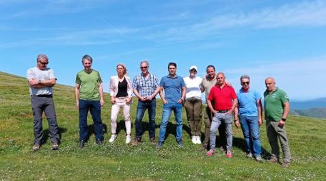 mina-magna-baztan Una delegación del Parlamento de Navarra ha visitado el paraje de Erdiz, donde se proyecta la mina de Magna
