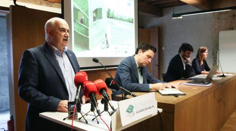 El vicepresidente Aierdi, presenta el 'Plan Biziberri / Navarra Rehabilita'. Junto a el, el director gerente de Nasuvinsa, Alberto Bayona; el director general de Vivienda, Eneko Larrarte; y Ana Bretaña de Nasuvinsa El vicepresidente Aierdi, presenta el 'Plan Biziberri / Navarra Rehabilita'. Junto a el, el director gerente de Nasuvinsa, Alberto Bayona; el director general de Vivienda, Eneko Larrarte; y Ana Bretaña de Nasuvinsa
