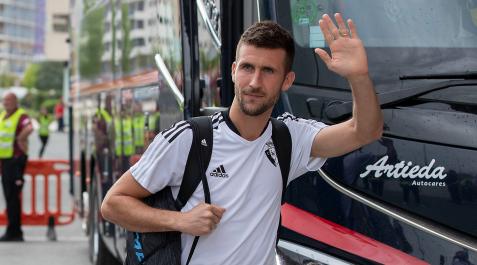 Oier Sanjurjo, en la llegada de Osasuna a El Sadar Oier Sanjurjo, en la llegada de Osasuna a El Sadar