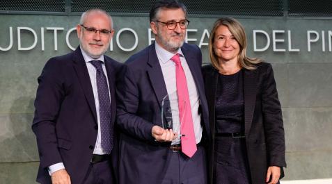 premio-florette De izquierda a derecha, Alberto Navarro, consejero delegado de SEUR, Pedro Fernández Panizo, director financiero y de transformación tigital de Florette, y Maite Fuentes, directora general de Development Systems