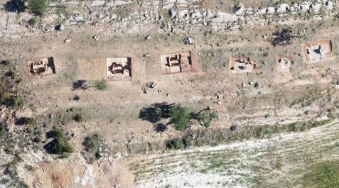 Arqueologia Ortofotografía con la localización de las nueve tumbas excavadas en la necrópolis de Panoría. Universidad de Granada