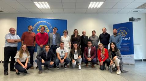 lgmed Foto de familia de clausura de proyecto