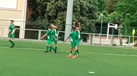 Uno de los futbolistas del CD Iruña durante la celebración de un gol Uno de los futbolistas del CD Iruña durante la celebración de un gol
